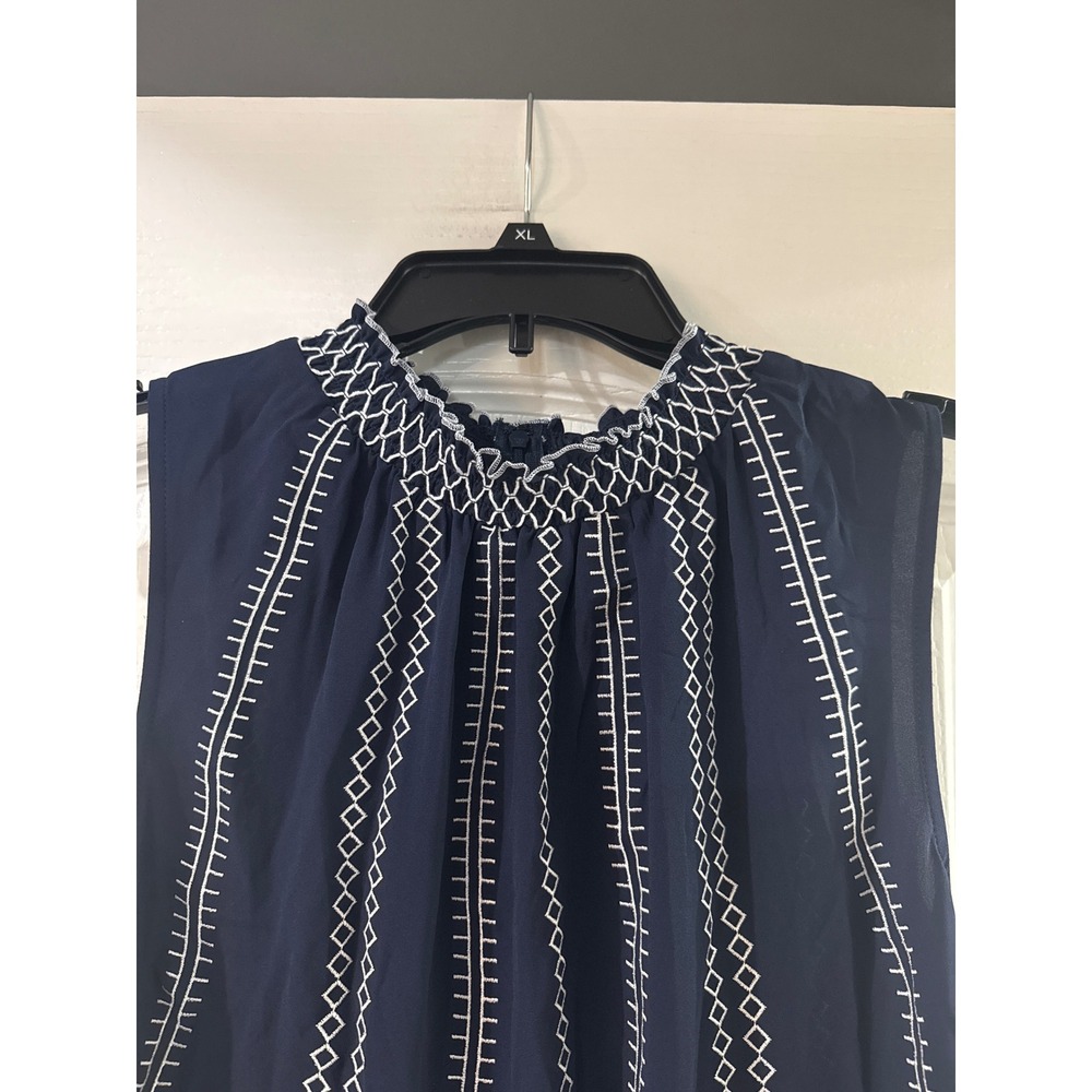White House Black Market Navy Blue Contrast Stitch Smocked Top  Sz 12 NWT - Picture 2 of 7